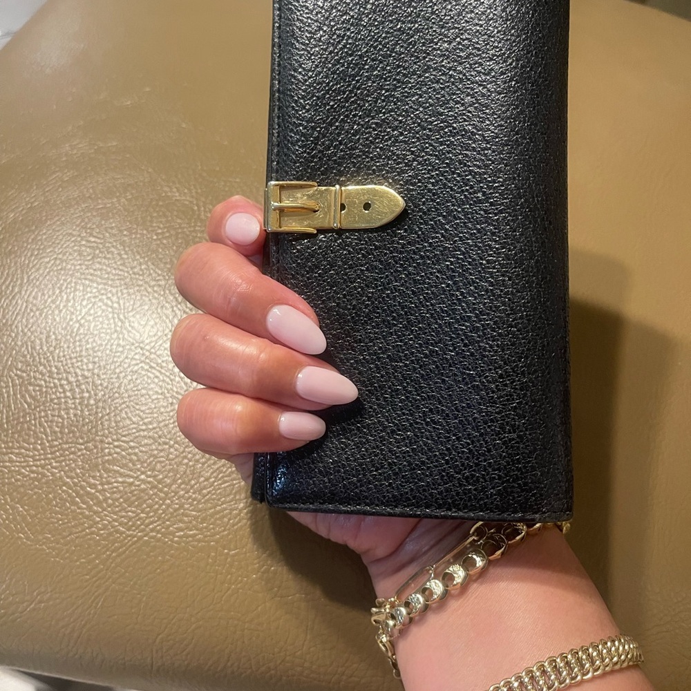 Gucci Black Leather Card Holder with Gold Clasp - Picture 4 of 11